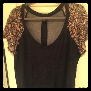 Floral sleeved shirt